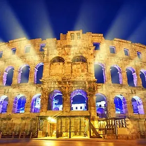 Ferienhaus Lusyhouse, Pula