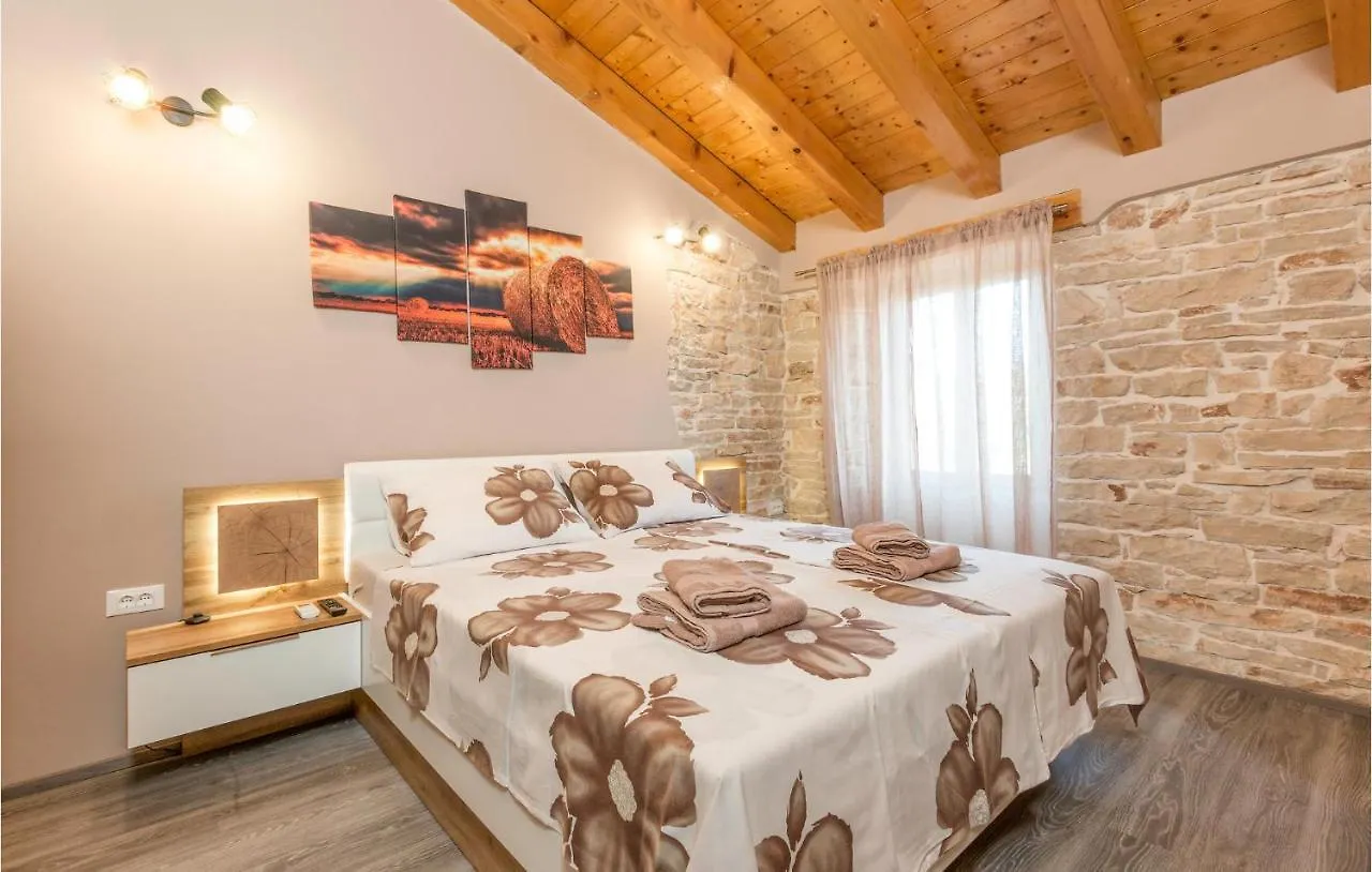 Gorgeous Home In Pula With Outdoor Swimming Pool 0*,