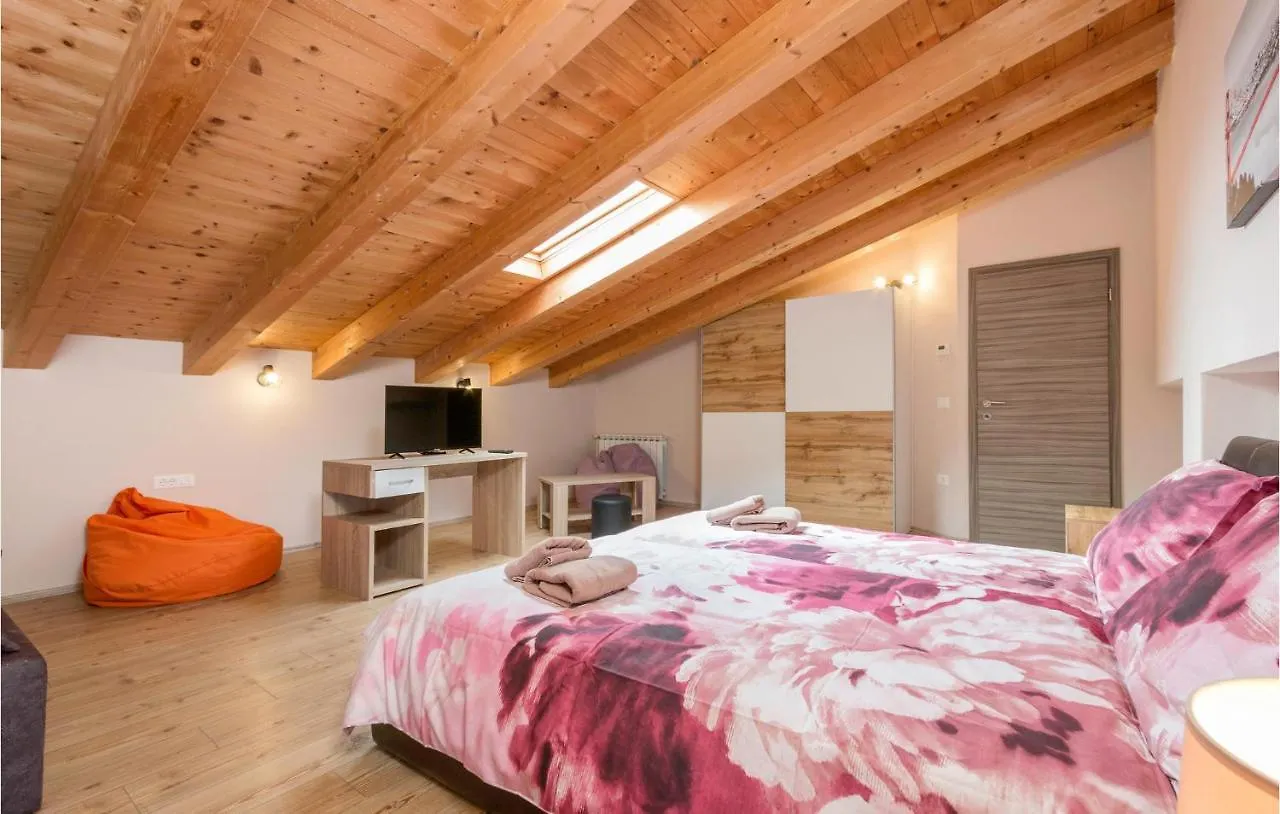 Gorgeous Home In Pula With Outdoor Swimming Pool